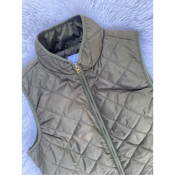 Old Navy SZ M Woman’s Olive Green Quilted Puffer Vest Jacket - Picture 7 of 11
